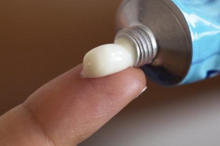 Thuốc bôi chữa và điều trị bệnh trĩ ngoại